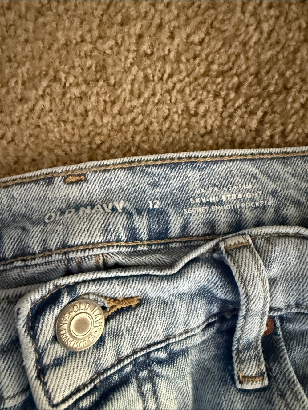 Women’s Old Navy Sky High Jeans 🩵 - Picture 4 of 7